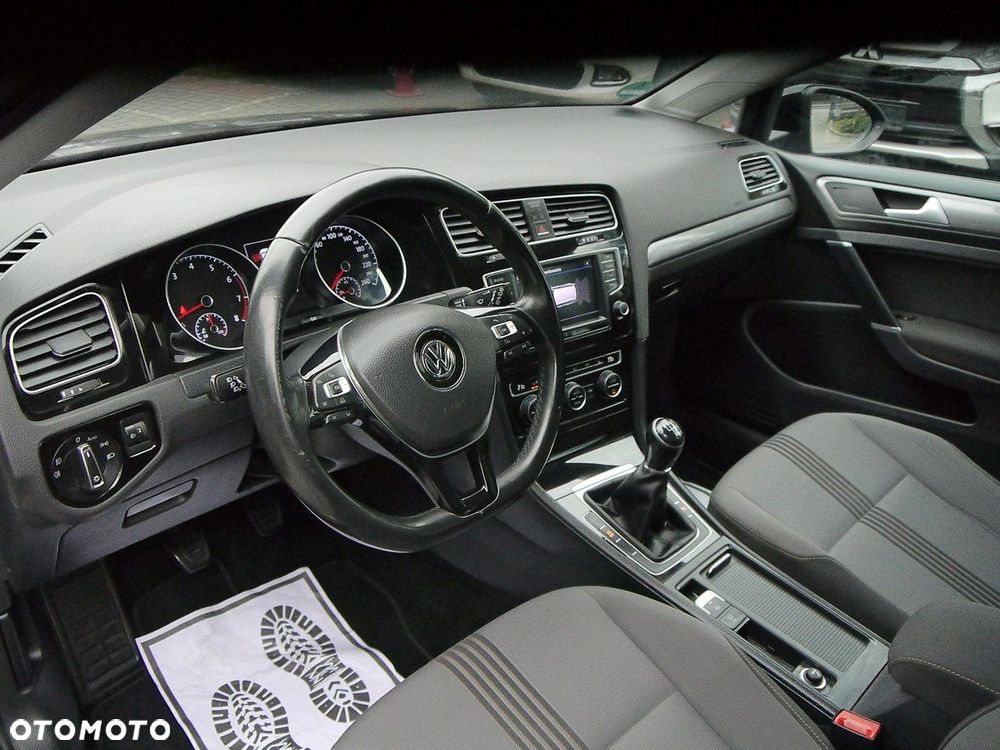 Volkswagen Golf - 31