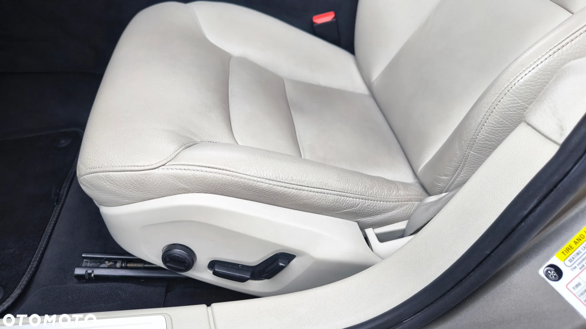 Volvo S60 T5 Momentum Pro - 17