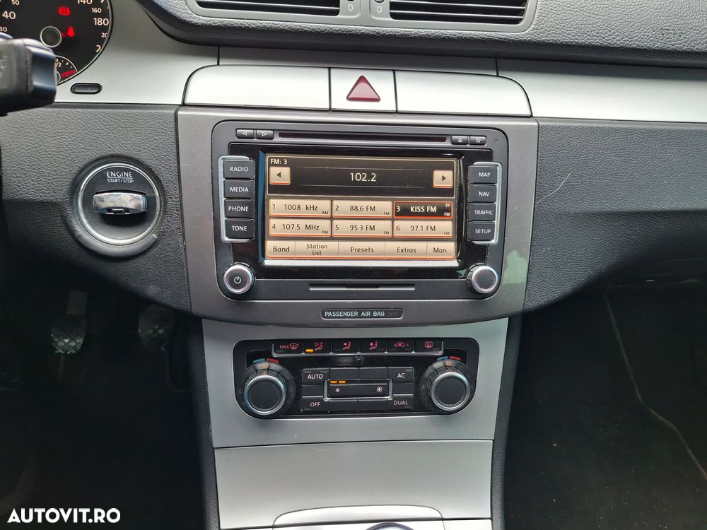 Volkswagen Passat - 13