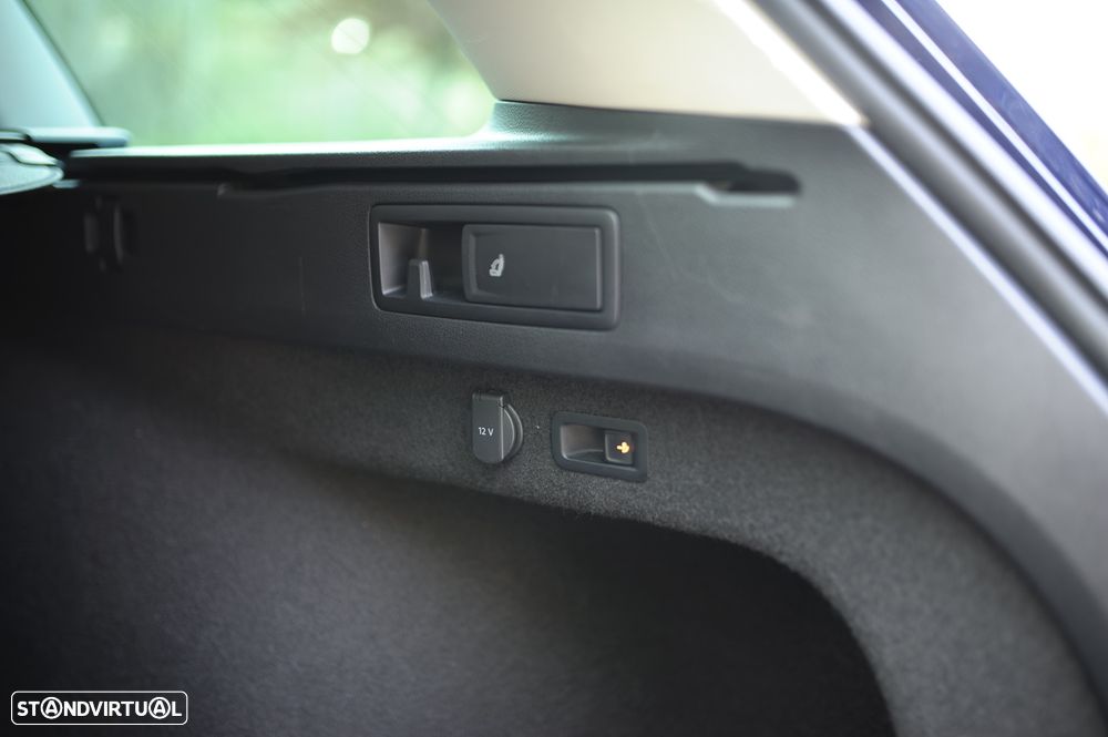 VW Passat Variant - 18
