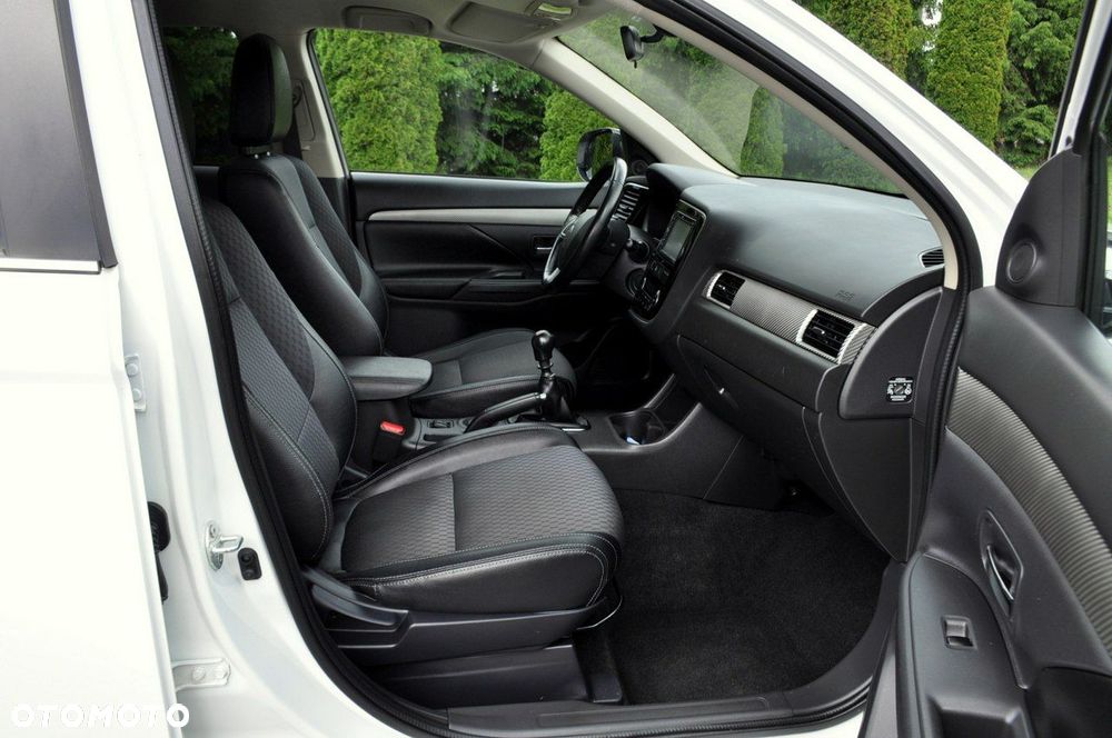 Mitsubishi Outlander - 18