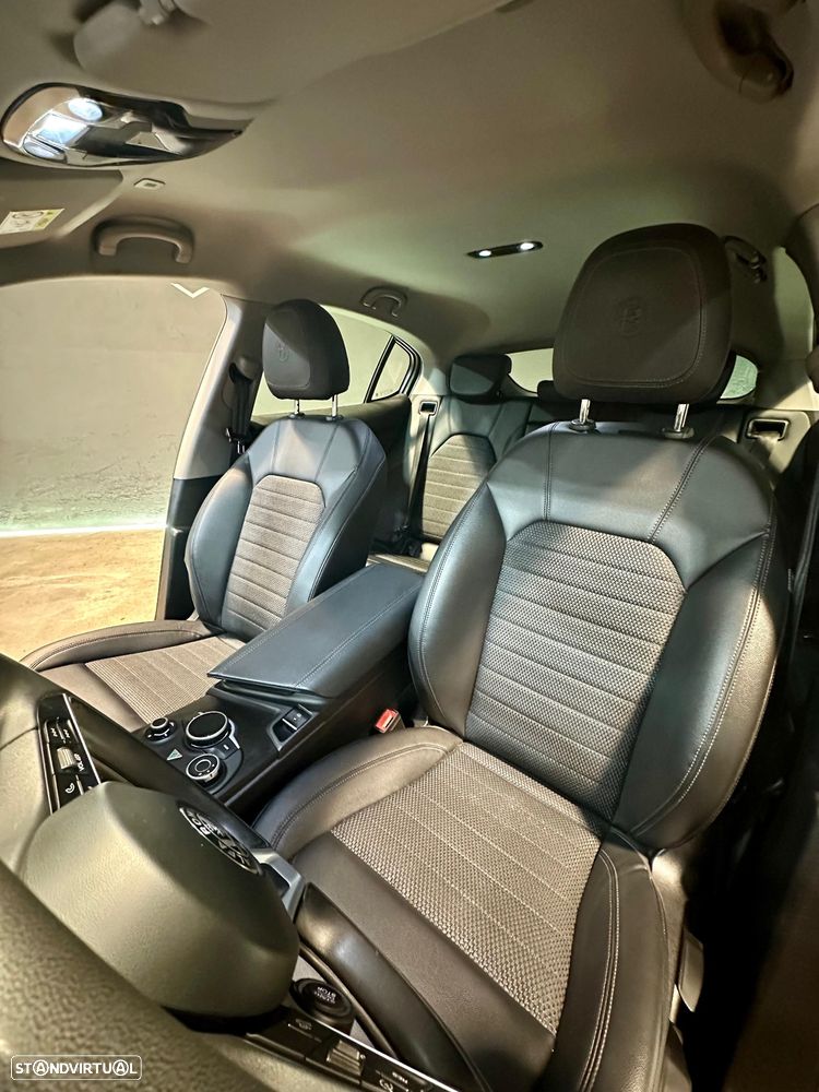 Alfa Romeo Stelvio - 10