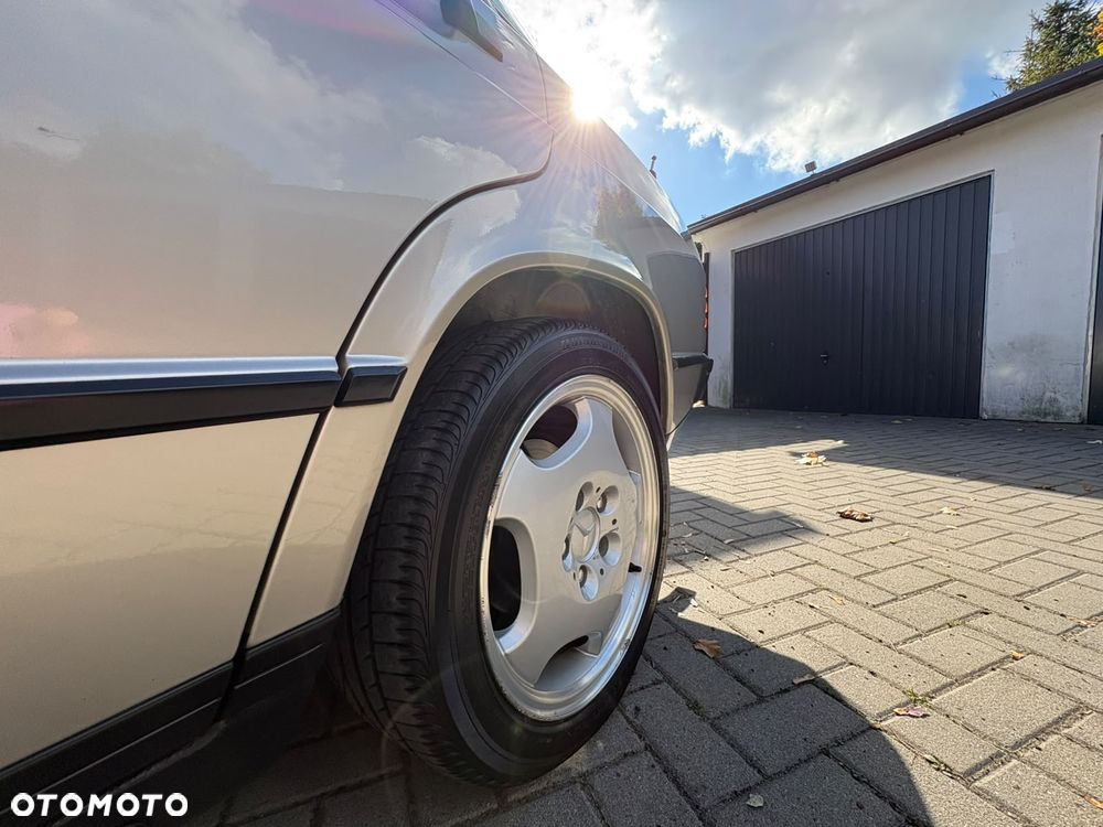 Mercedes-Benz W201 (190) - 17
