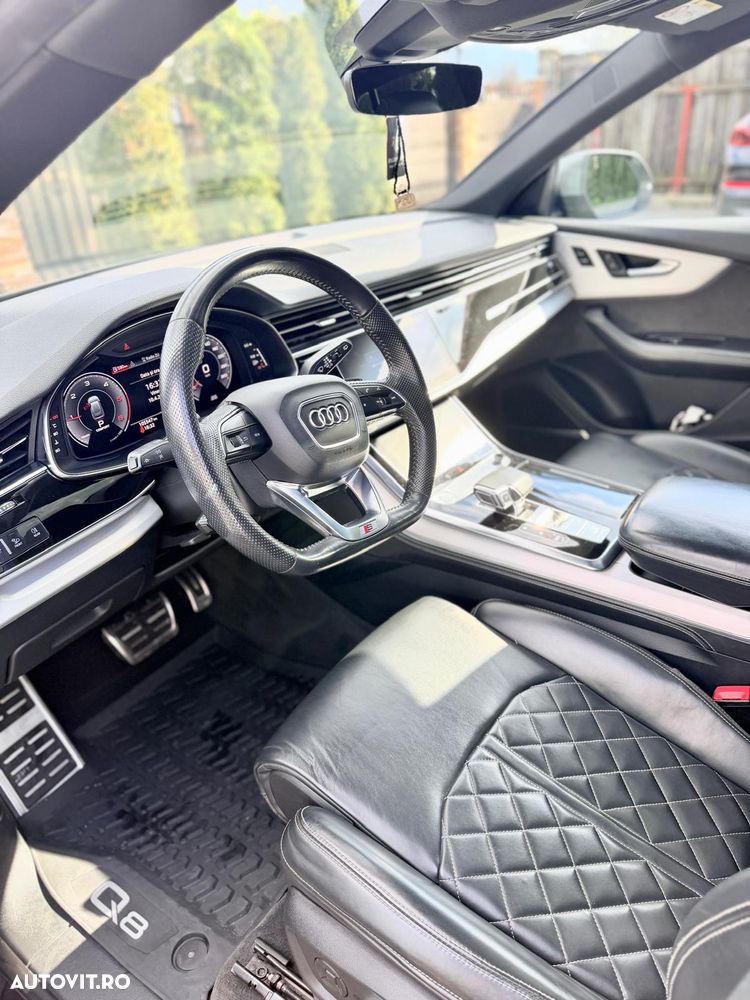 Audi Q8 - 8