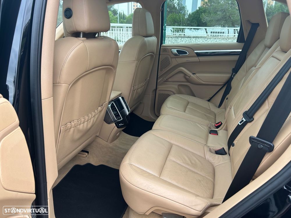 Porsche Cayenne S - 12