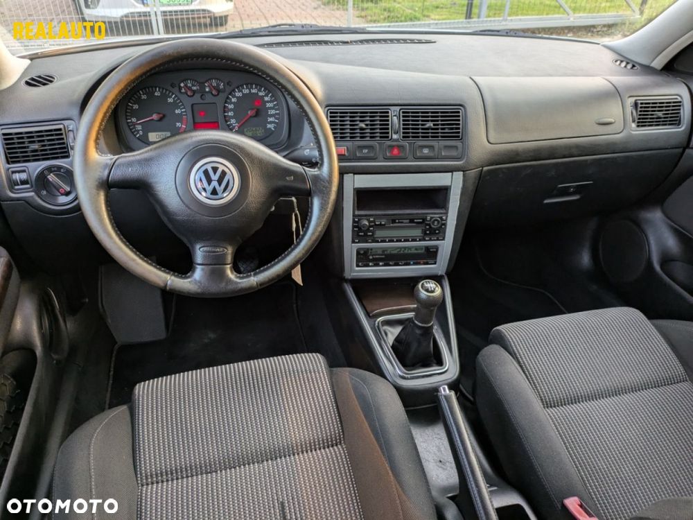 Volkswagen Golf - 11