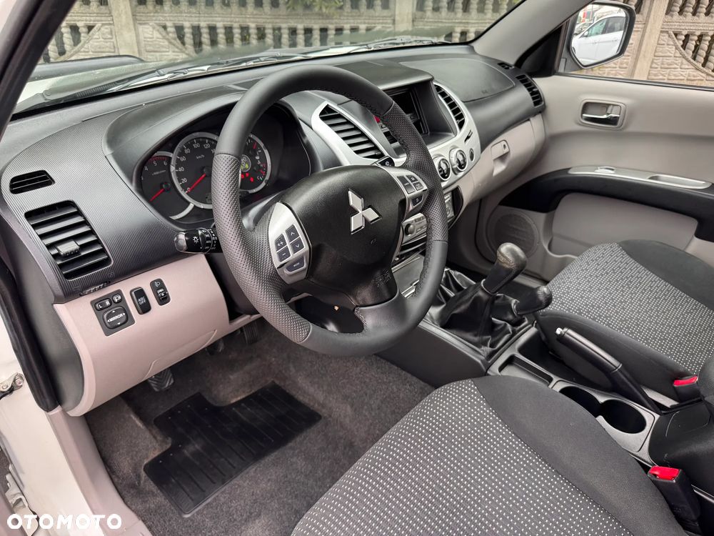 Mitsubishi L200 Pick Up 4x4 DPF Intense Club Cab - 16
