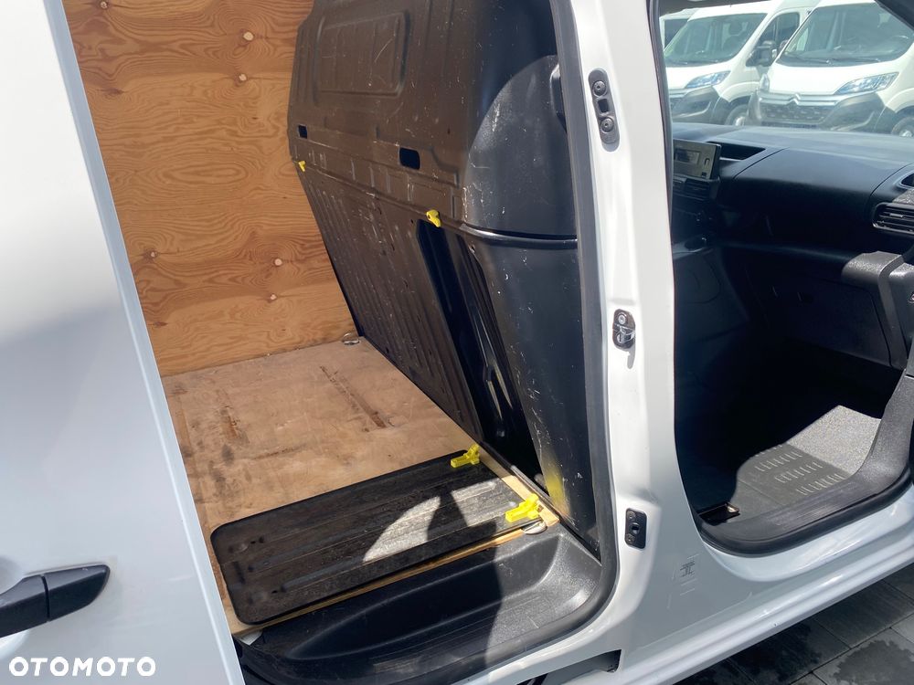 Citroën BERLINGO 1.6 HDI, MAX długi, 3-osobowy, klimatyzacja, zakupiony w salonie w Rzeszowie - 22