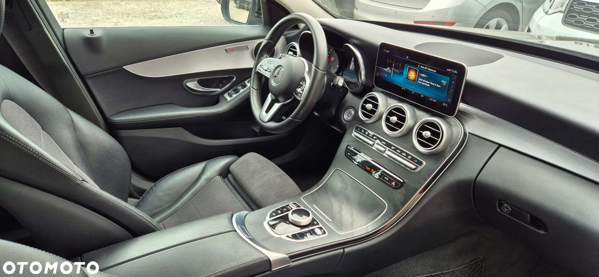 Mercedes-Benz Klasa C 300 d T 9G-TRONIC Avantgarde - 23