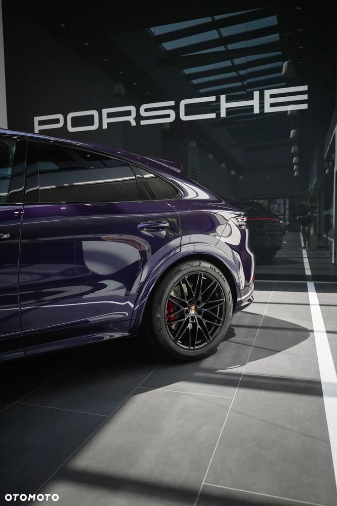 Porsche Cayenne Coupe GTS - 18