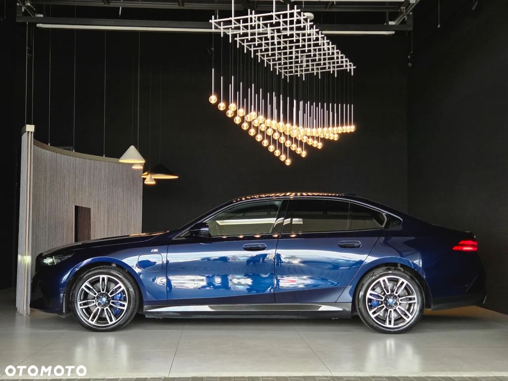 BMW Seria 5 550e xDrive PHEV M Sport - 4
