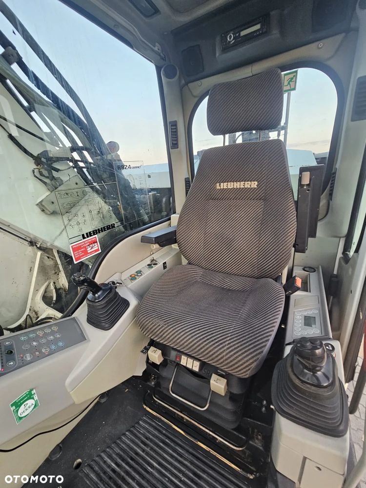 Liebherr compact 924 - 13