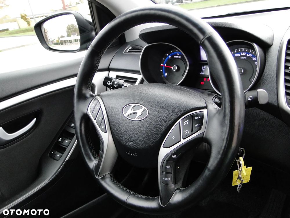 Hyundai i30 Kombi 1.6 CRDI Premium - 24