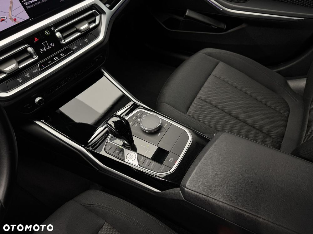 BMW Seria 3 318i - 27
