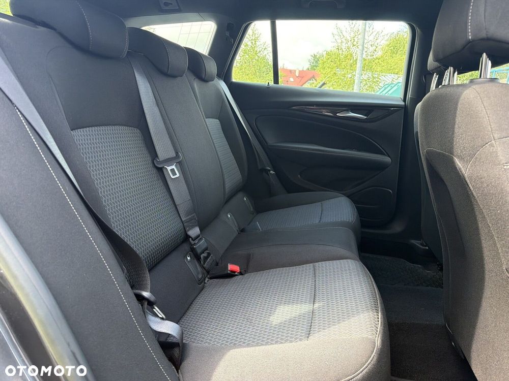 Opel Insignia - 11