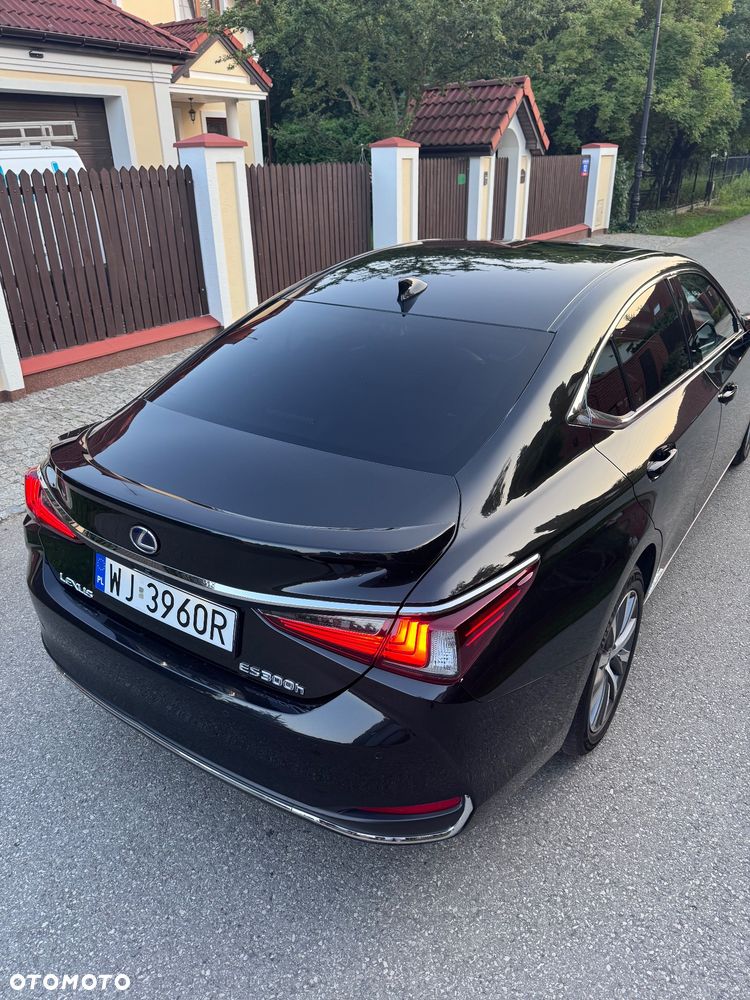 Lexus ES 300h Business Edition - 8
