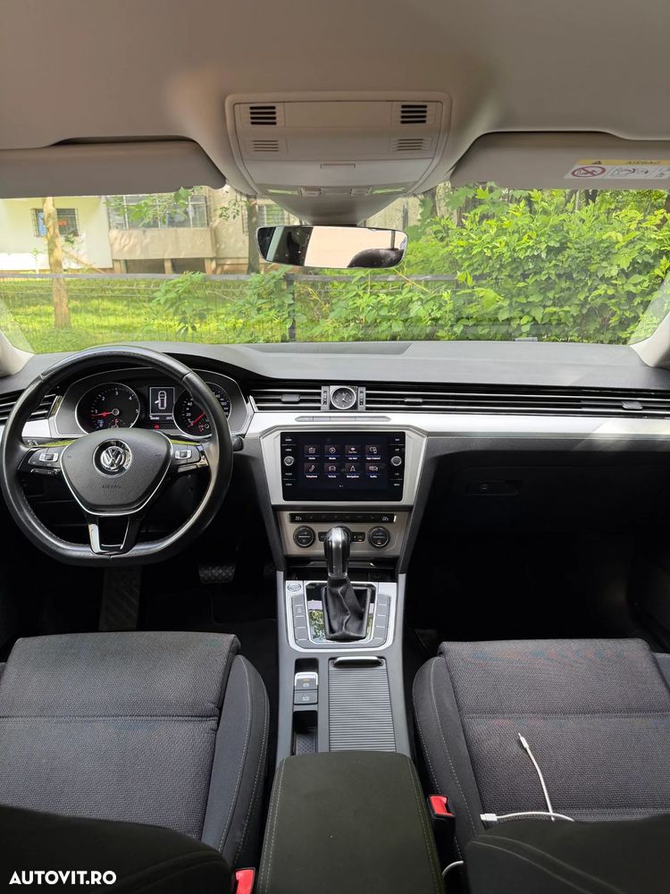 Volkswagen Passat 2.0 TDI DSG Comfortline - 18