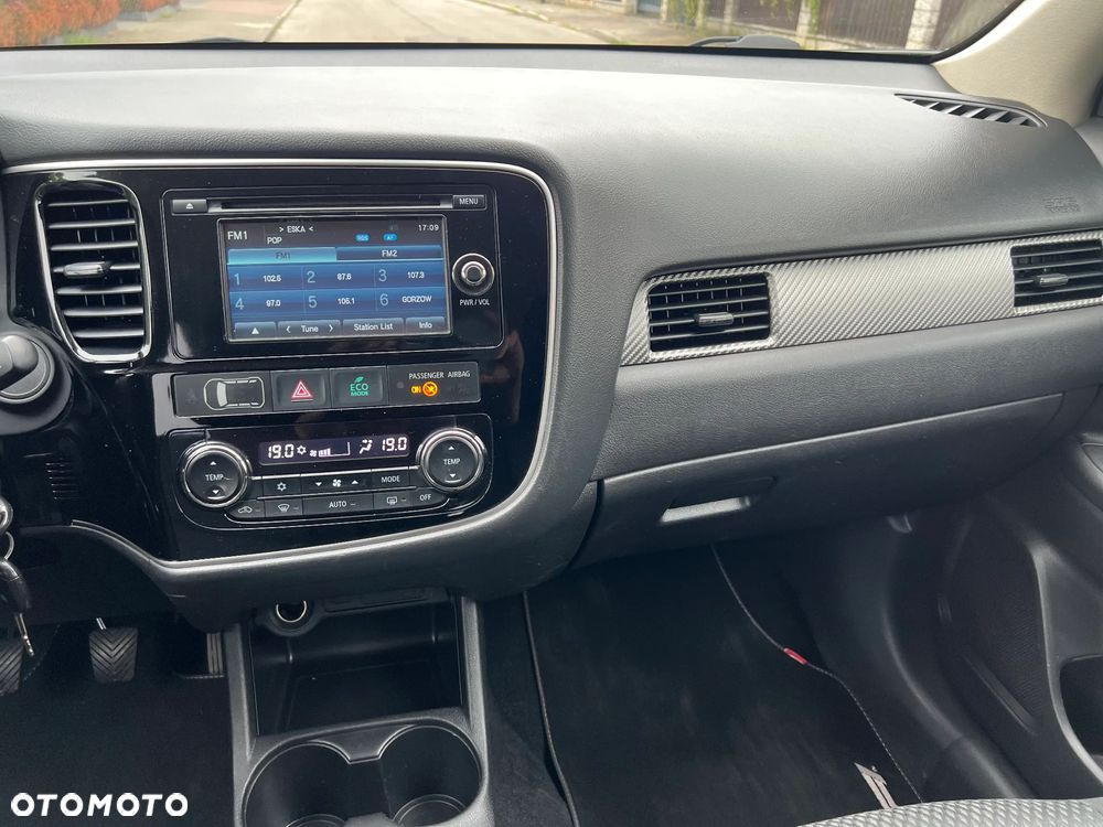 Mitsubishi Outlander - 19