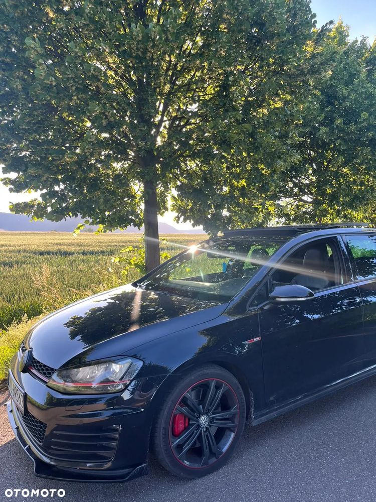 Volkswagen Golf - 11