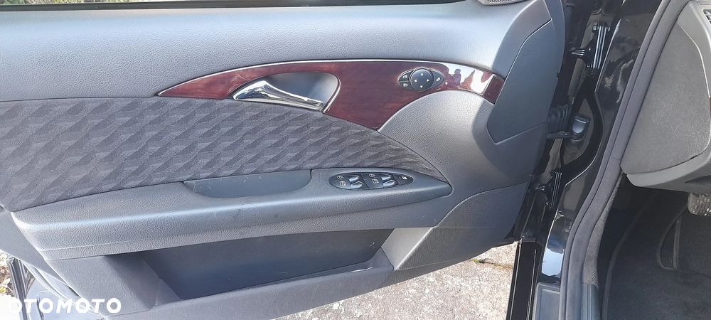 Mercedes-Benz Klasa E 200 Kompressor Classic - 14