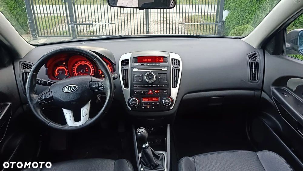 Kia Ceed - 7