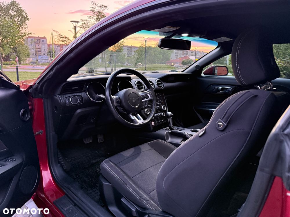 Ford Mustang - 10