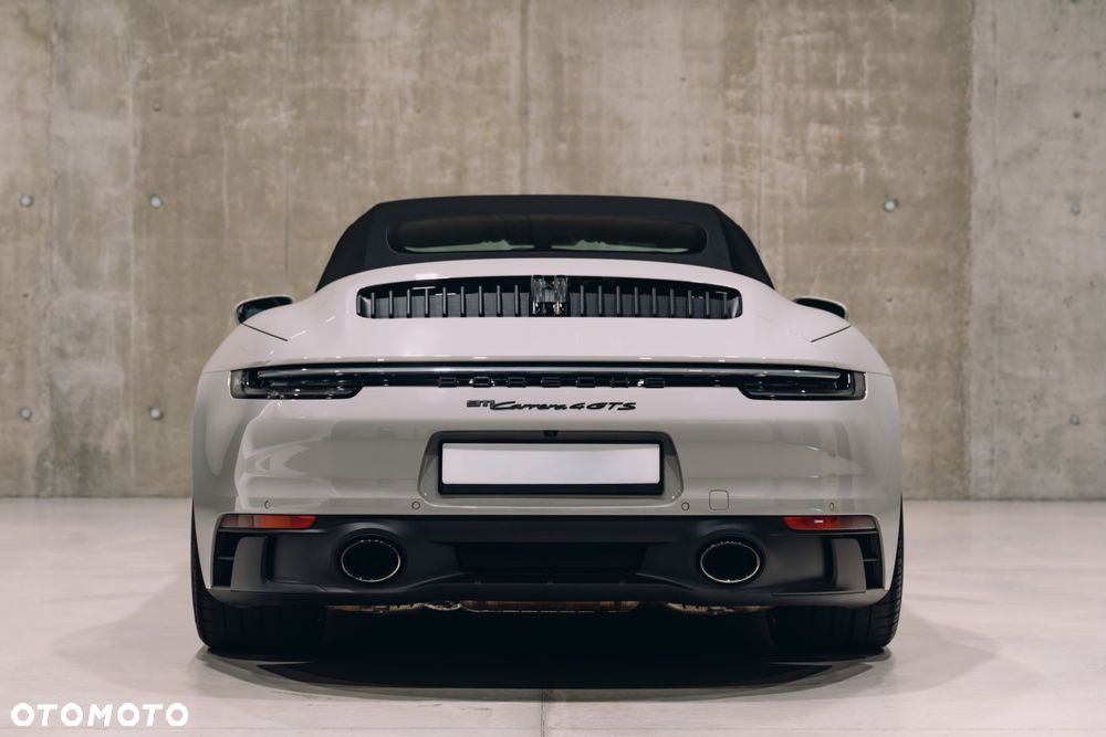 Porsche 911 Carrera 4 GTS - 31