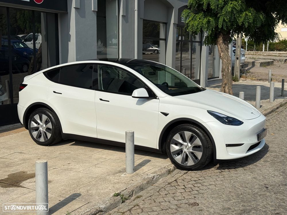 Tesla Model Y Long Range Dual Motor AWD - 4