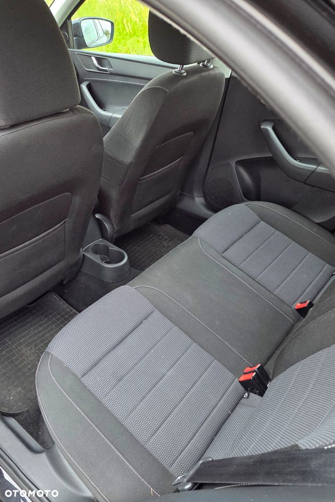 Skoda RAPID 1.6 TDI DPF Style - 13