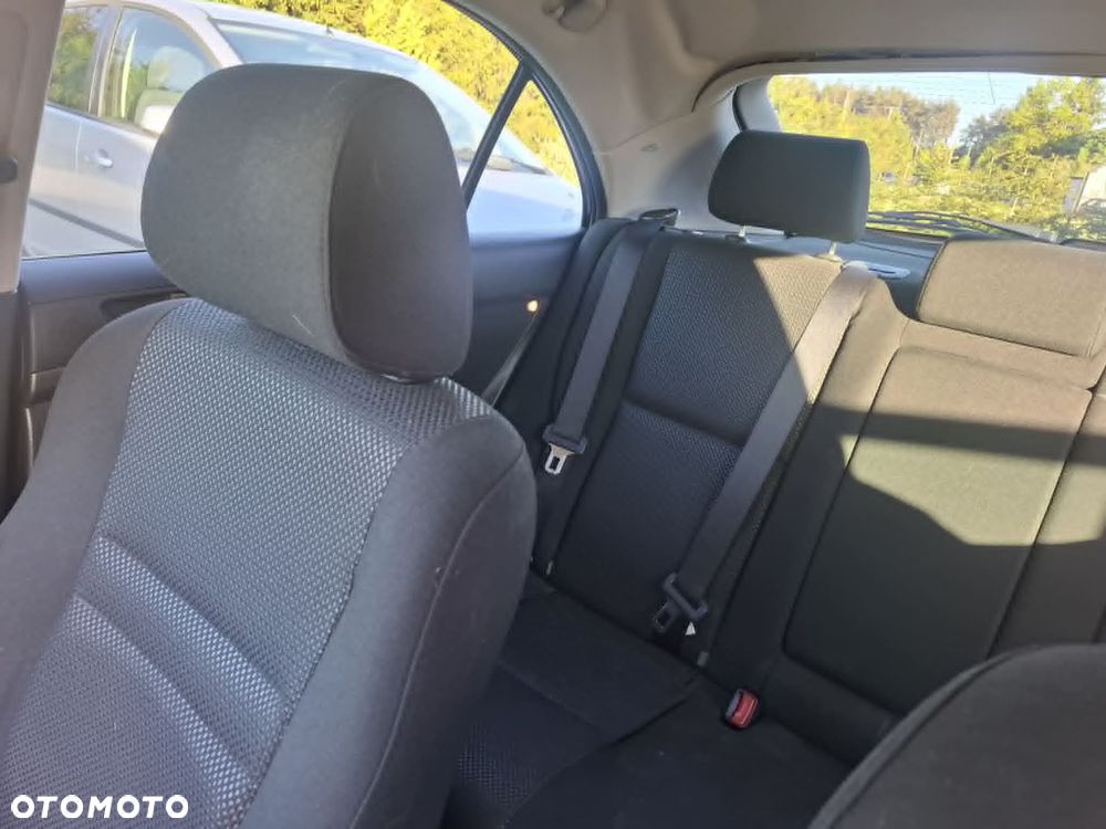 Toyota Avensis - 3