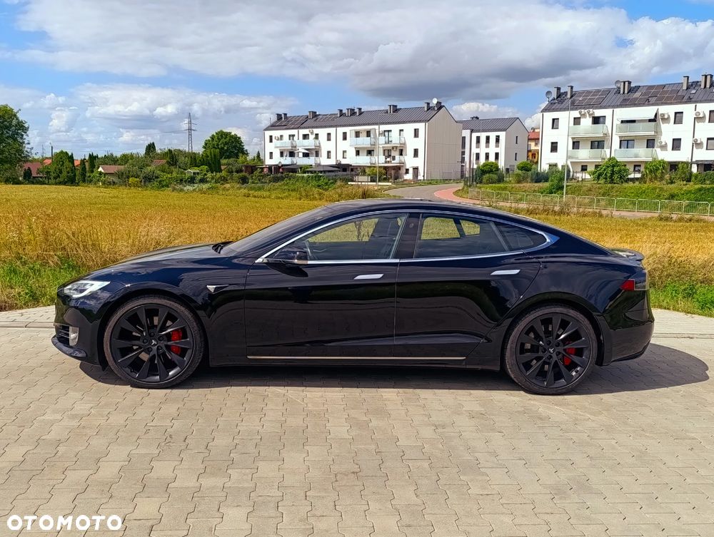 Tesla Model S - 26
