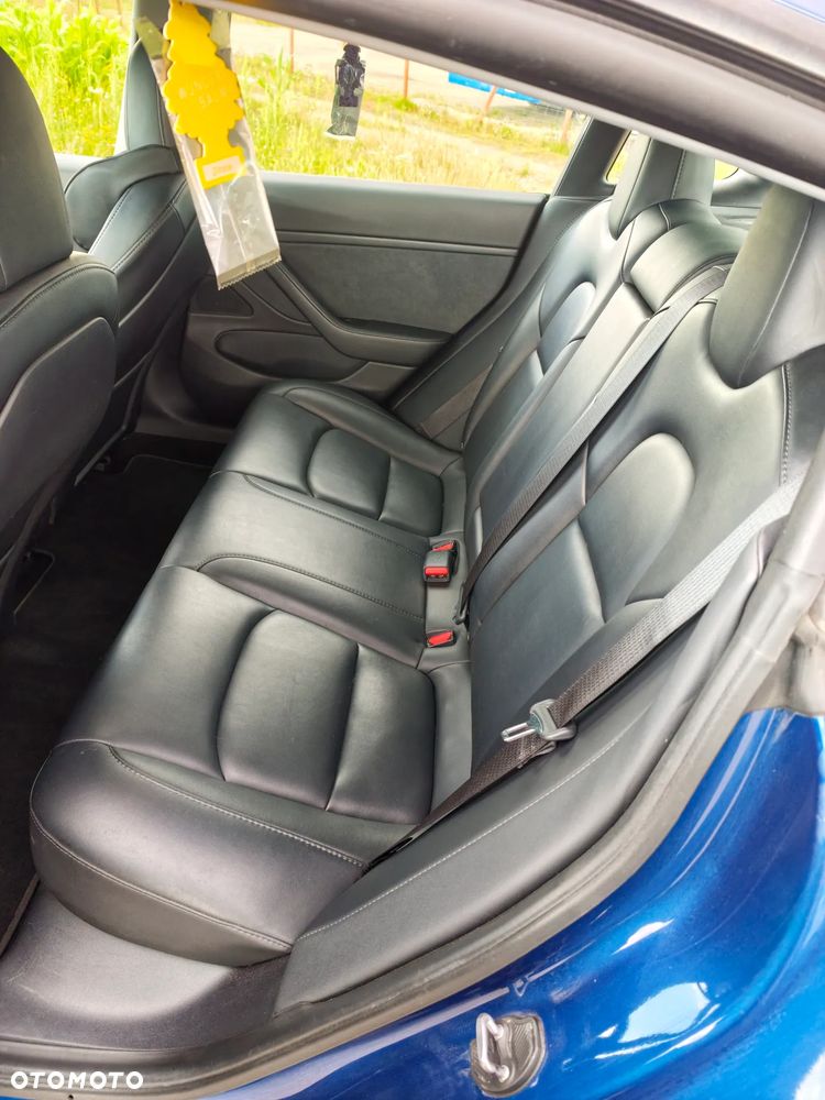 Tesla Model 3 - 6