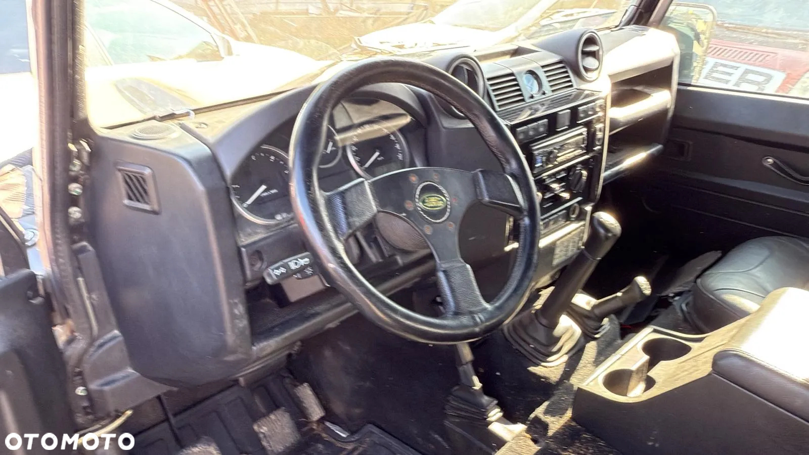 Land Rover Defender - 19