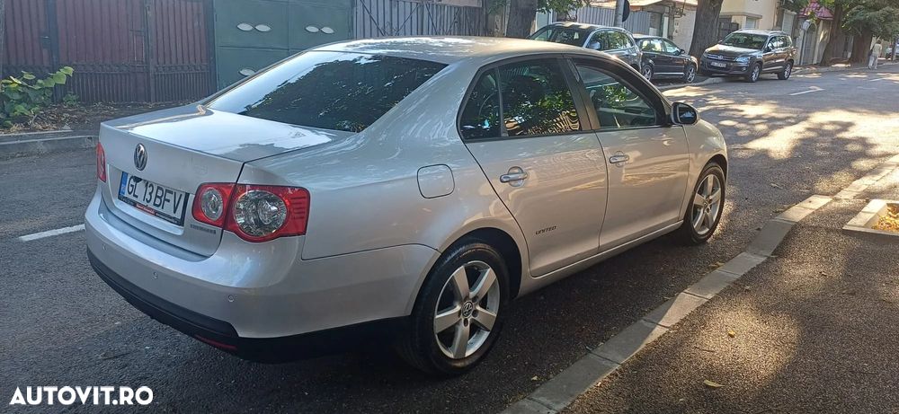 Volkswagen Jetta 1.9 TDI DPF United BlueMotion - 1
