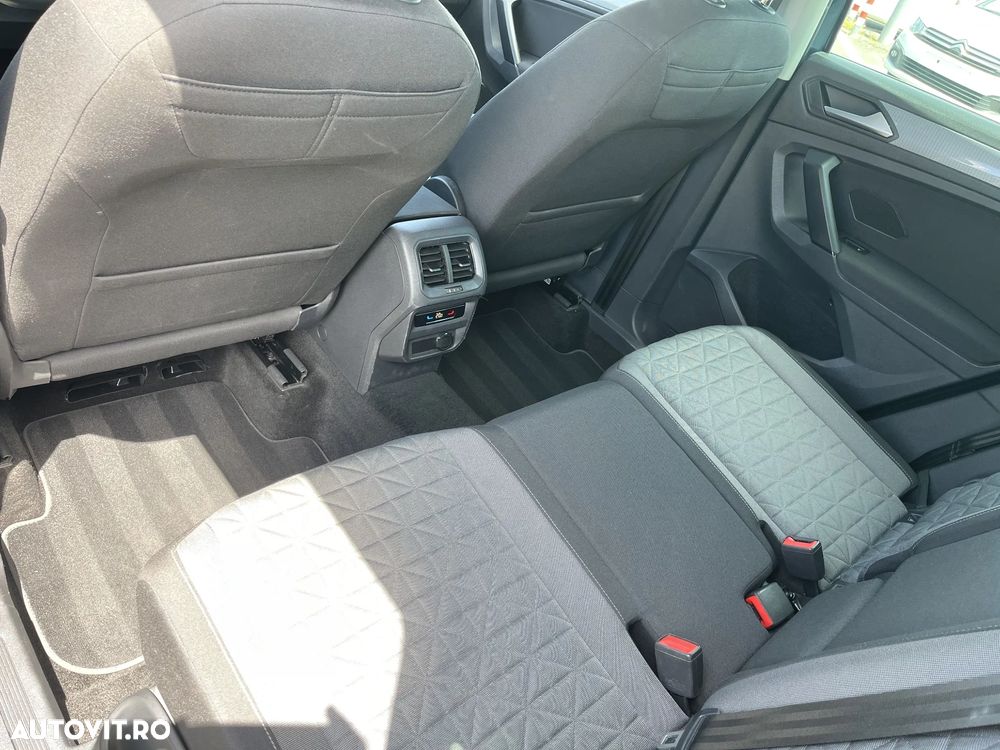 Volkswagen Tiguan - 22