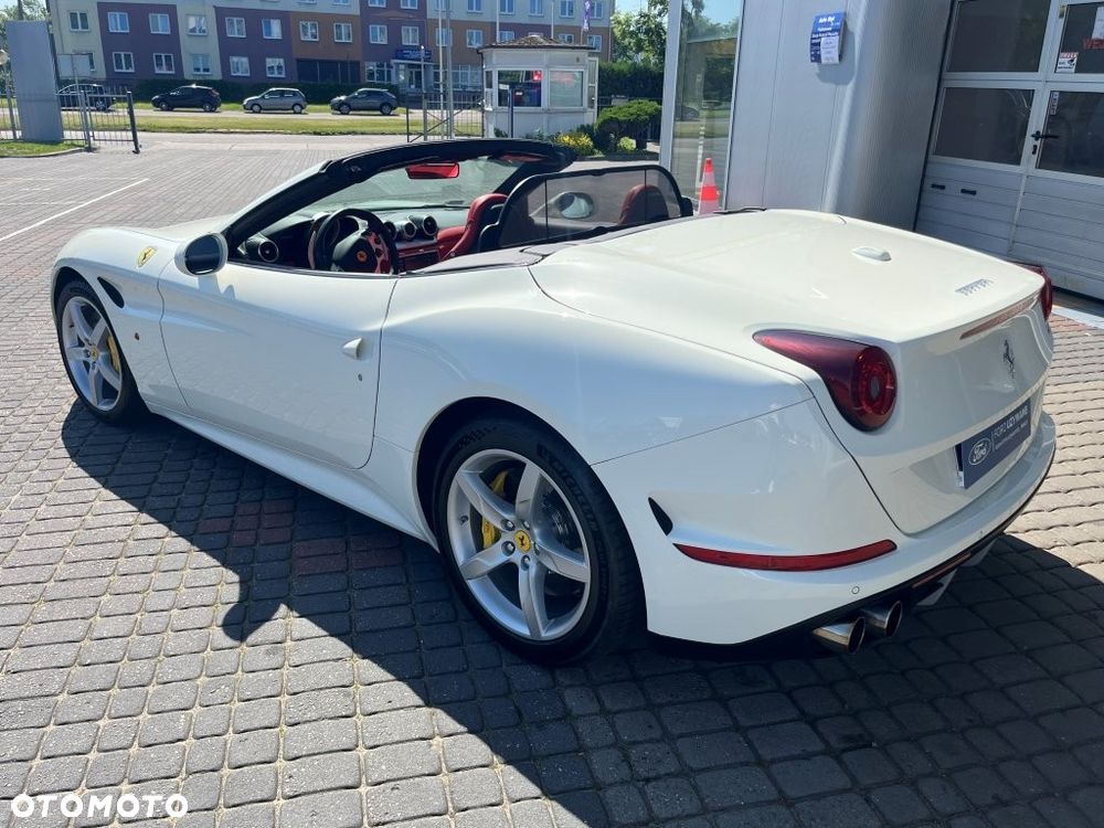 Ferrari California T - 13