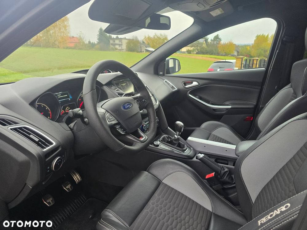 Ford Focus 2.0 EcoBoost ST mit Leder-Sport-Paket - 12
