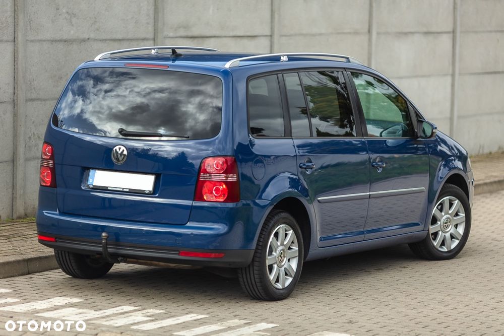 Volkswagen Touran 2.0 TDI DPF Highline - 17