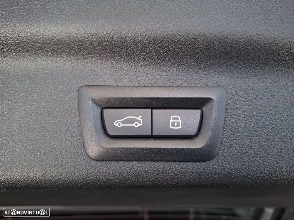 BMW iX1 eDrive20 - 26