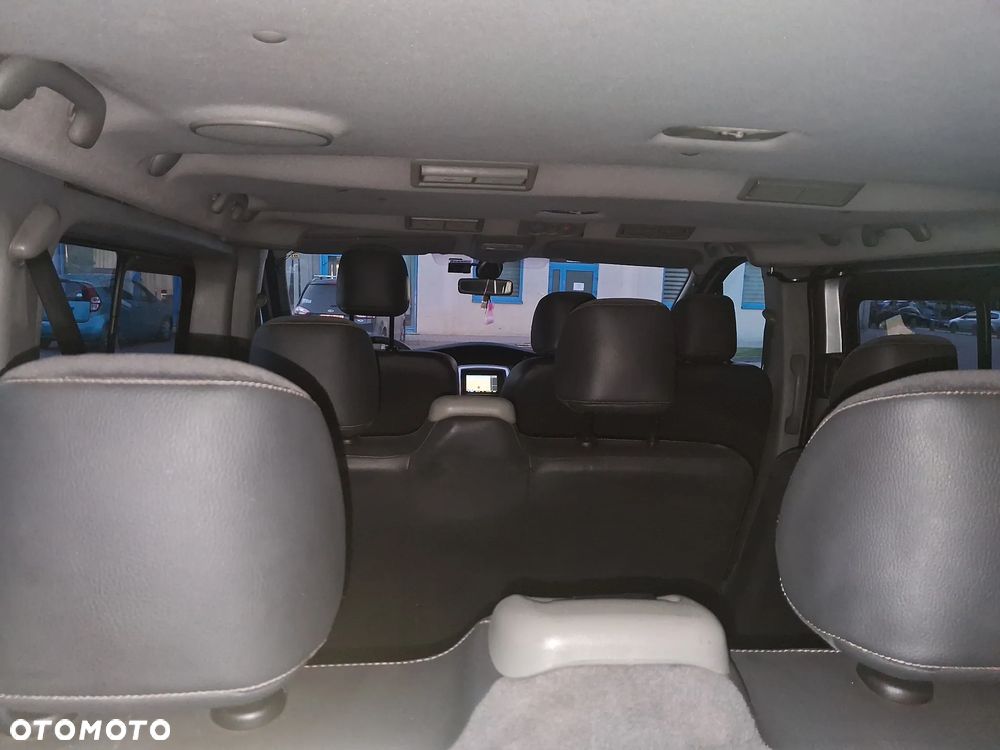 Renault Trafic Grand Passenger Black Edition - 39