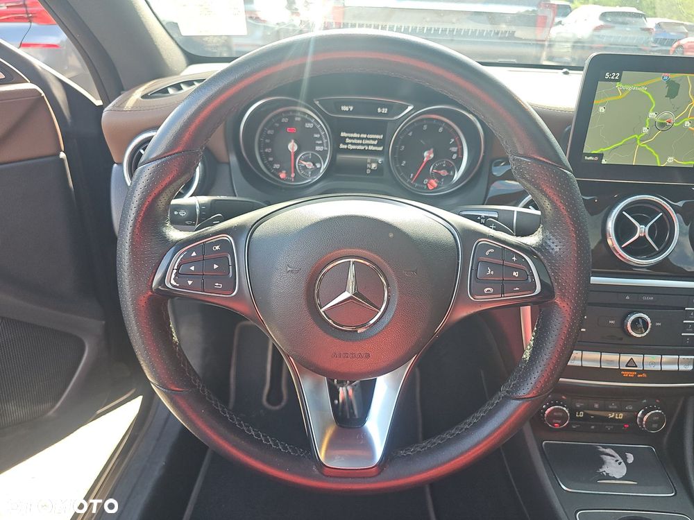 Mercedes-Benz CLA 250 4Matic 7G-DCT AMG Line - 11