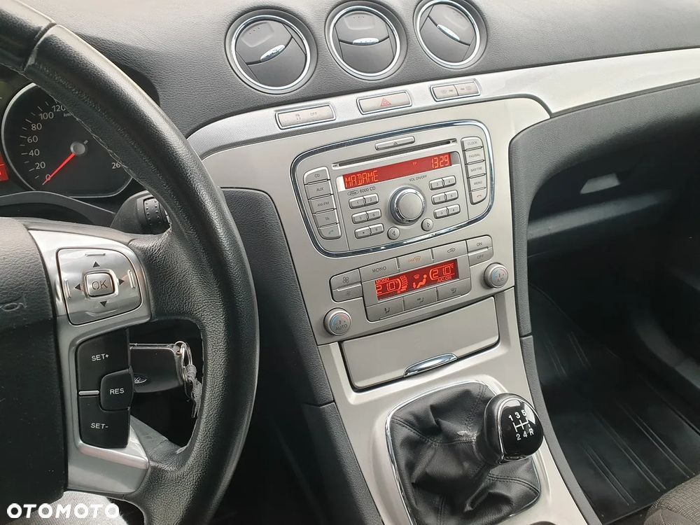 Ford S-Max - 8