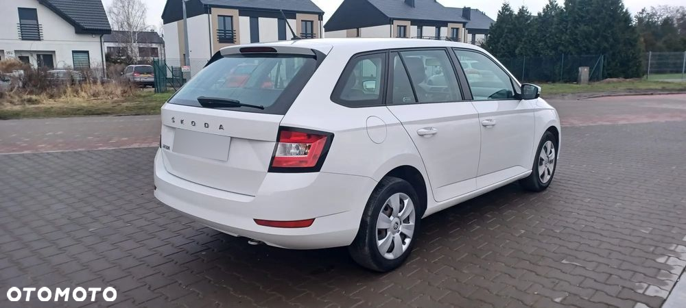 Skoda Fabia 1.0 TSI Active - 2