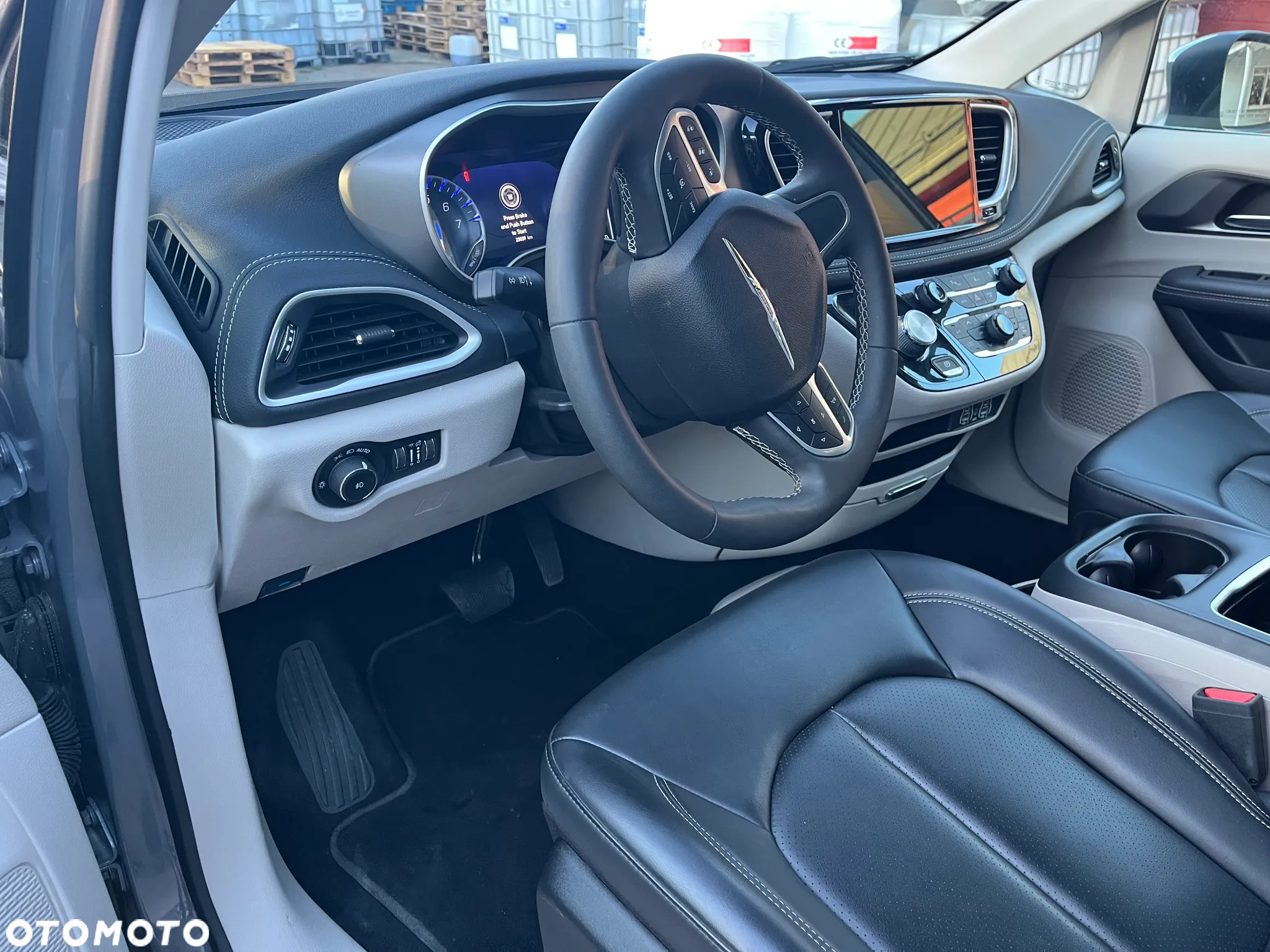 Chrysler Pacifica - 9