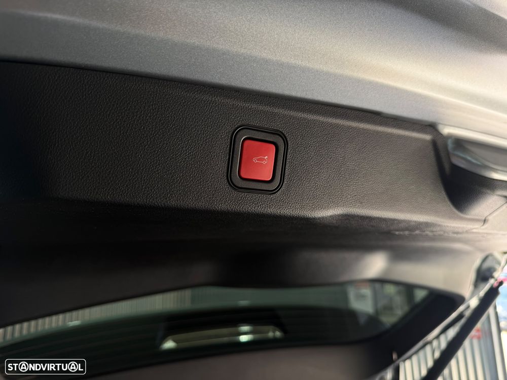 Jeep Avenger 1.2 e-Hybrid Summit DCT — fotografia 33