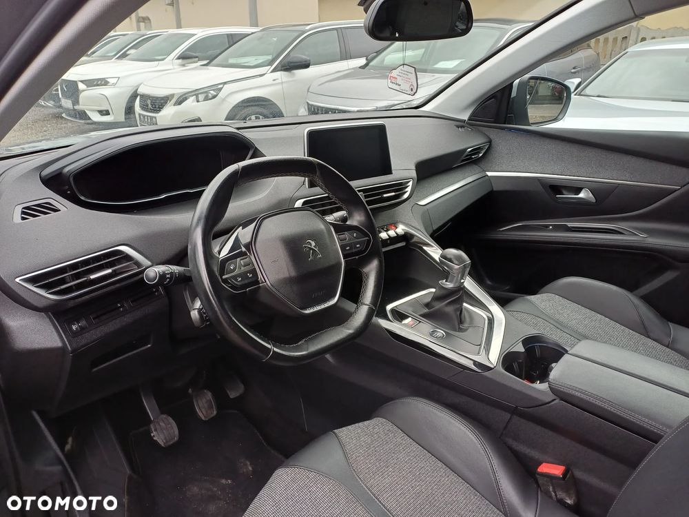 Peugeot 5008 1.2 PureTech Allure S&S - 16