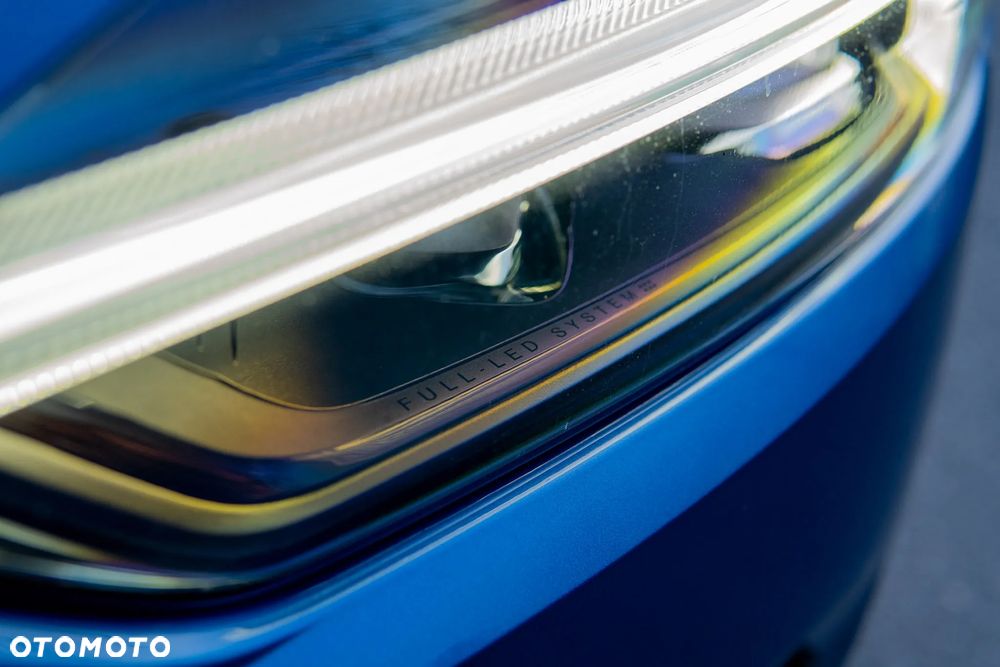 Volvo XC 60 D4 AWD R-Design - 32