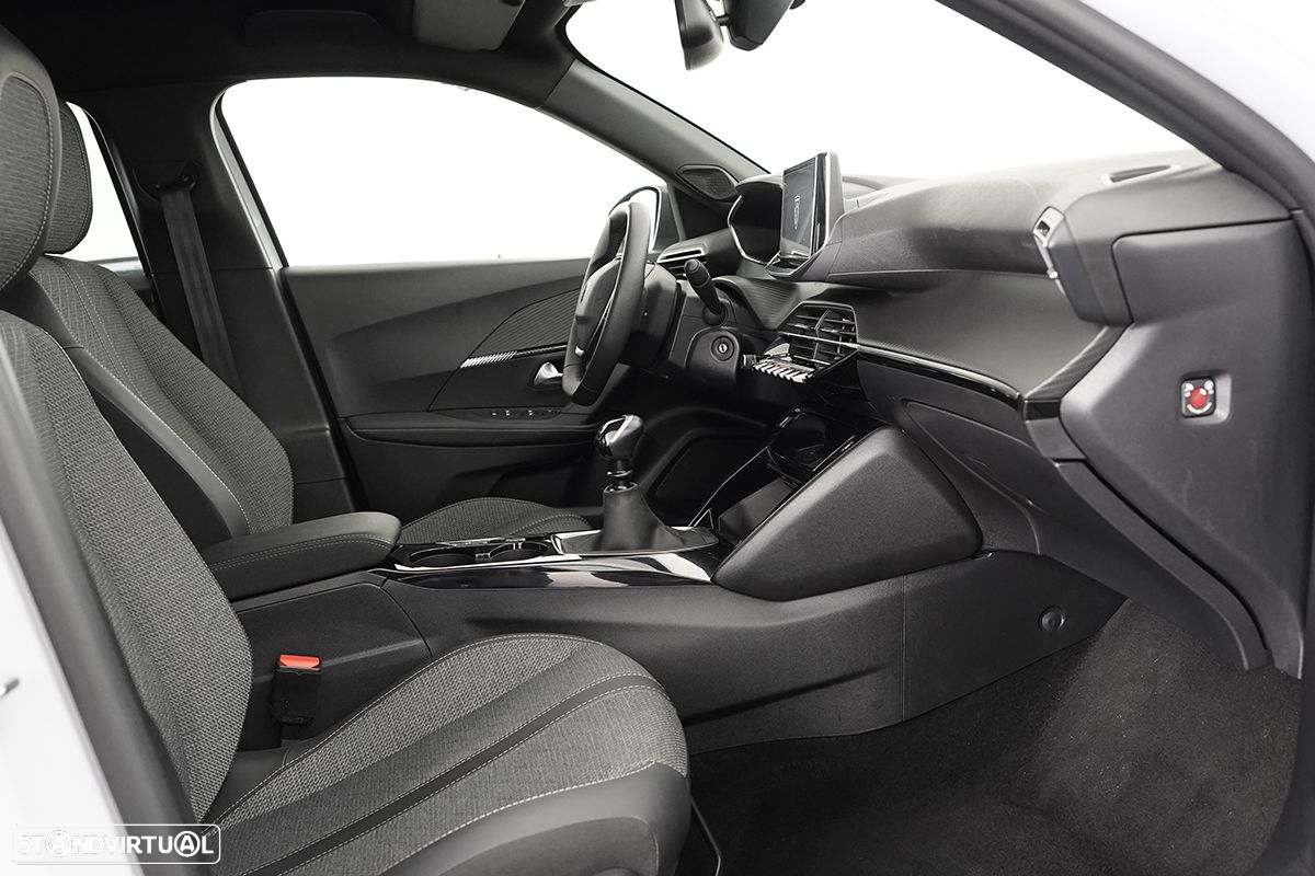 Peugeot 2008 1.2 PureTech Allure - 22