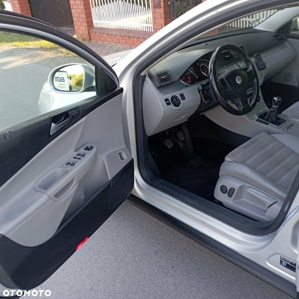 Volkswagen Passat 1.8 TSI Comfortline - 9