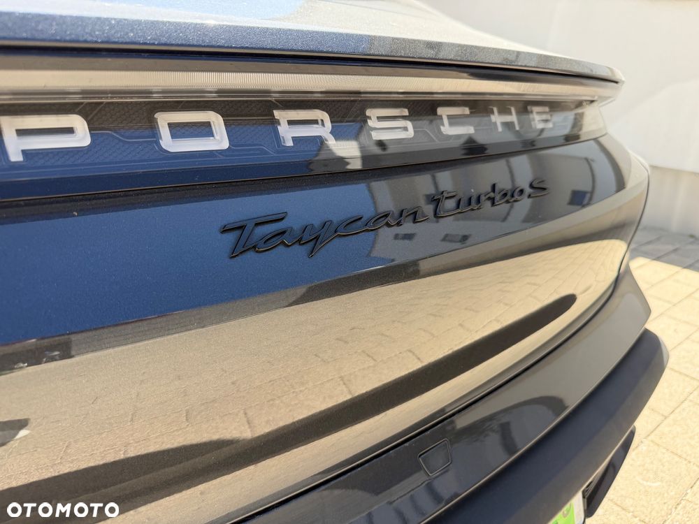 Porsche Taycan - 3